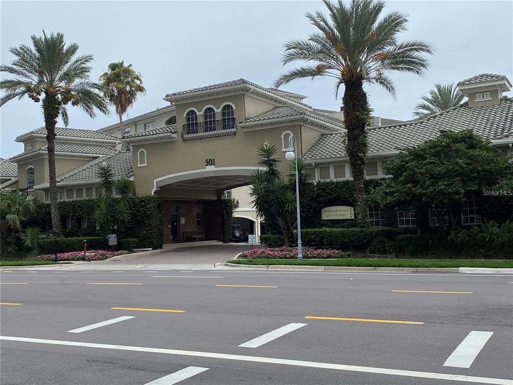 501 KNIGHTS RUN AVENUE UNIT 1124 TAMPA, FL 33602