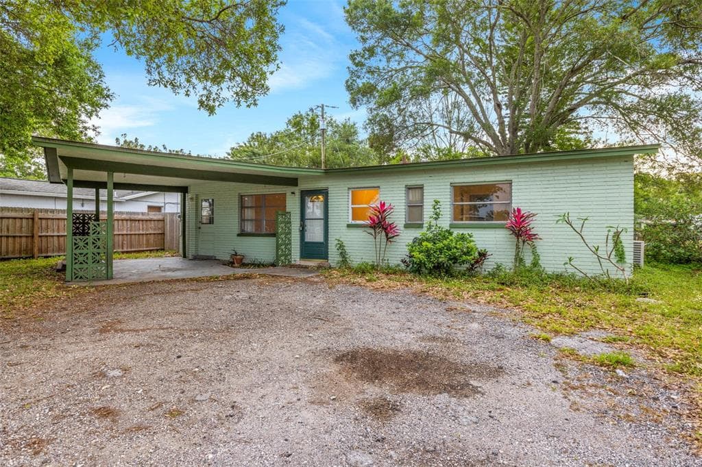 5920 86TH AVENUE N PINELLAS PARK, FL 33782
