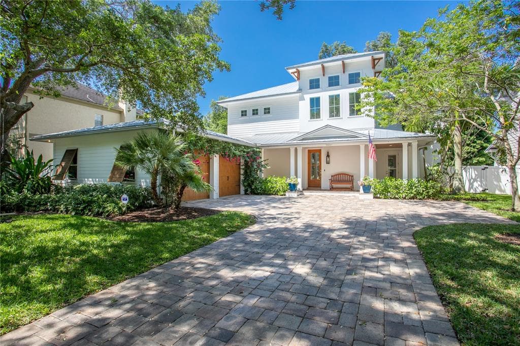 3607 W LYKES AVENUE TAMPA, FL 33609
