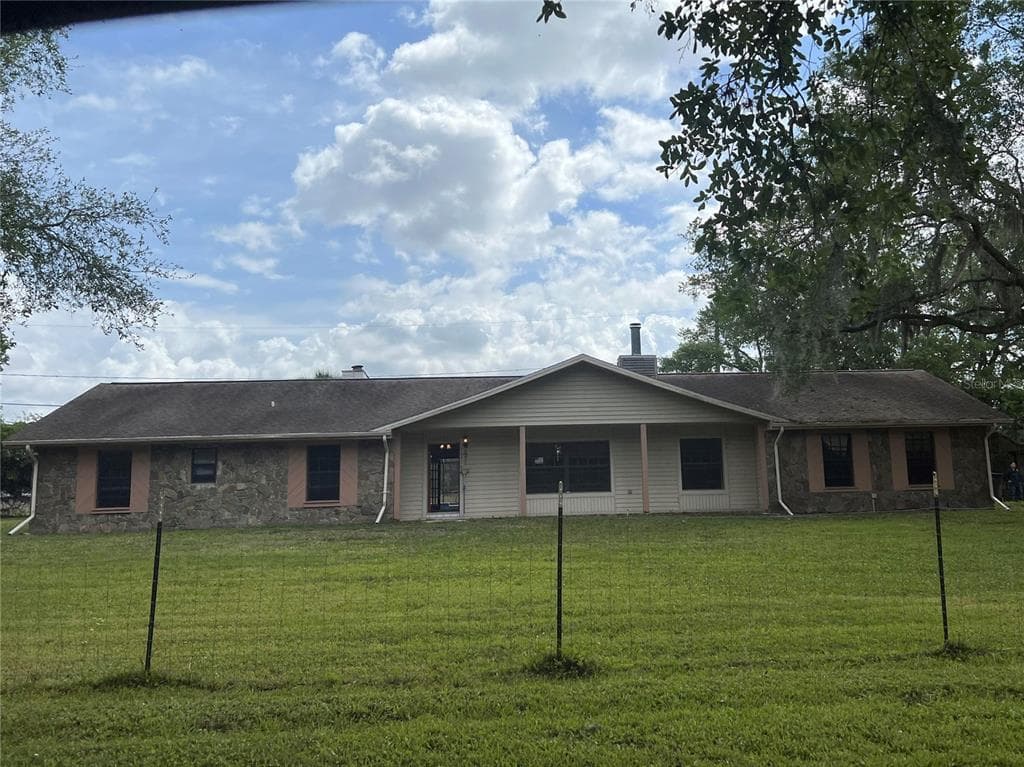 10916 SONORA DRIVE GIBSONTON, FL 33534