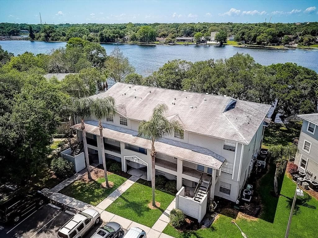 7216 E BANK DRIVE UNIT 7216 TAMPA, FL 33617