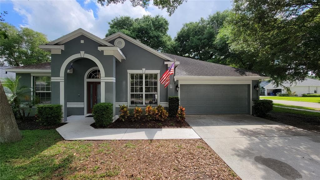 1601 HIDDEN MEADOW COURT VALRICO, FL 33594