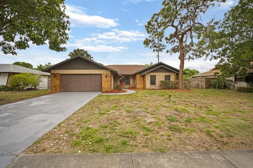 6513 29TH AVENUE W BRADENTON, FL 34209