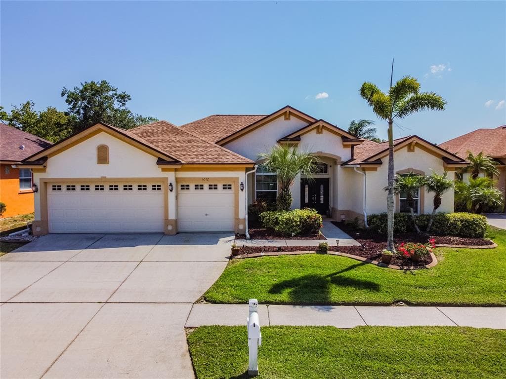 1072 SAWGRASS DRIVE