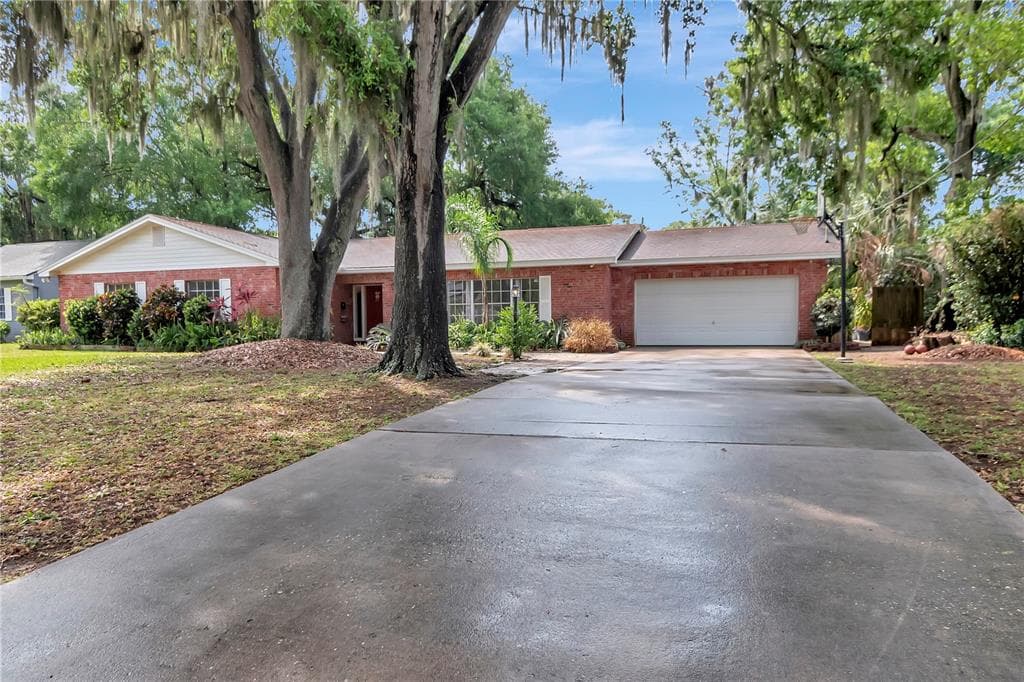 613 CAROLYN DRIVE
