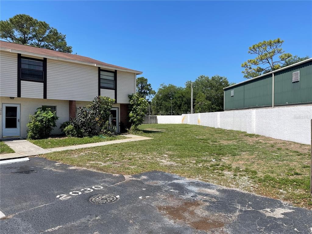 2030 AUTUMN CHACE COURT TAMPA, FL 33613