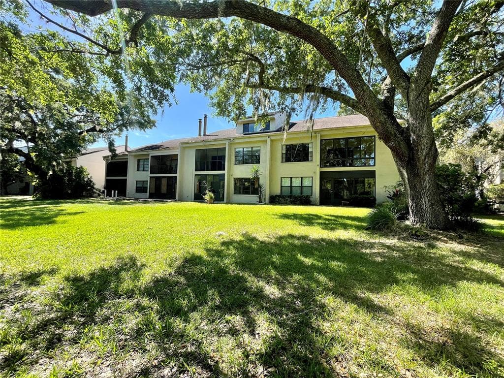 5138 PURITAN CIRCLE UNIT 1322 TAMPA, FL 33617