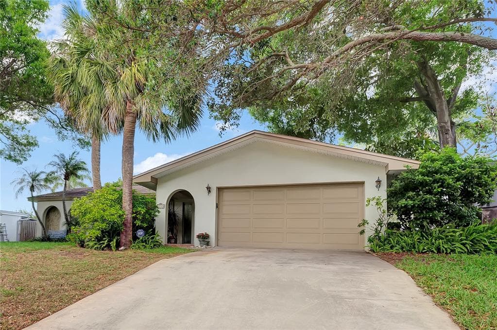 3749 MCKAY CREEK DRIVE LARGO, FL 33770