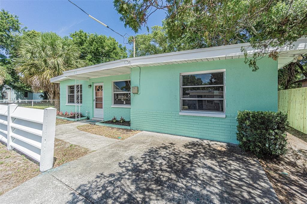 810 JURGENS STREET CLEARWATER, FL 33755