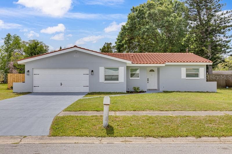 2600 SUNNY BREEZE AVENUE LARGO, FL 33770