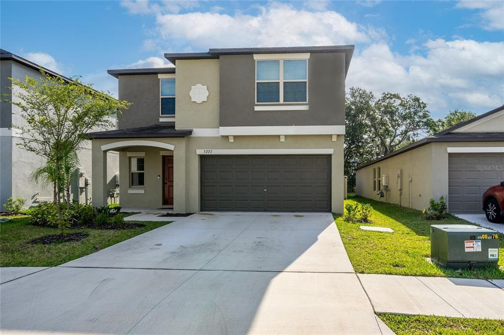 5227 WHITE CHICORY DRIVE APOLLO BEACH, FL 33572