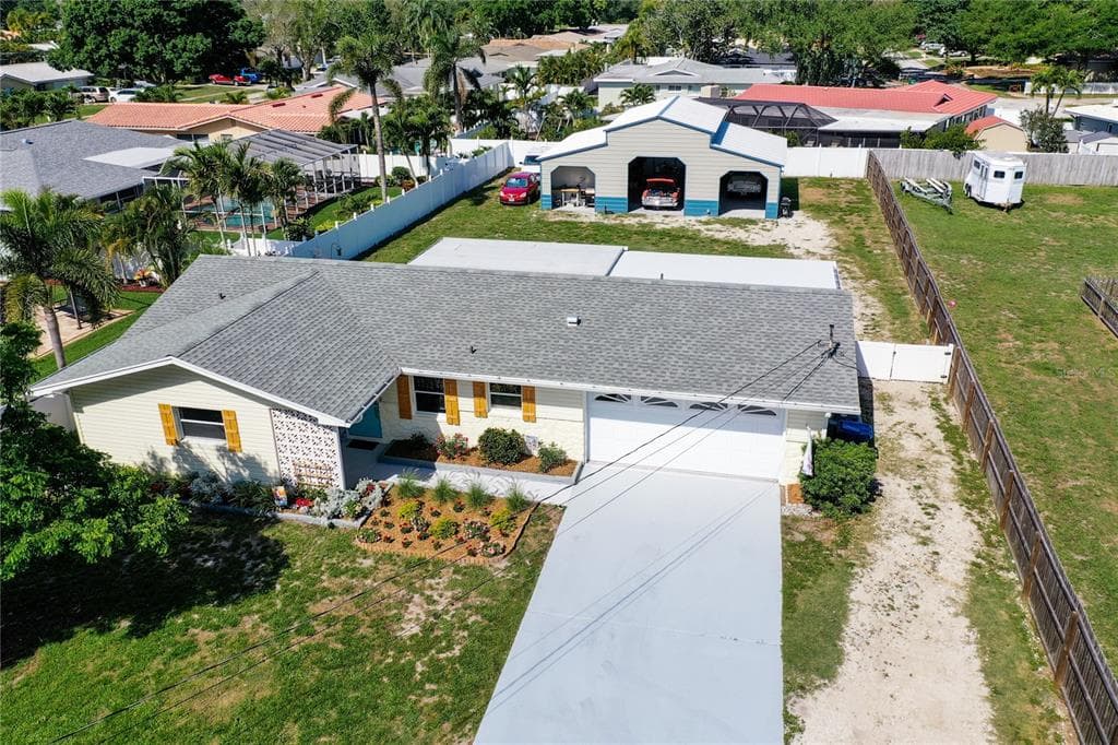 8950 131ST STREET SEMINOLE, FL 33776