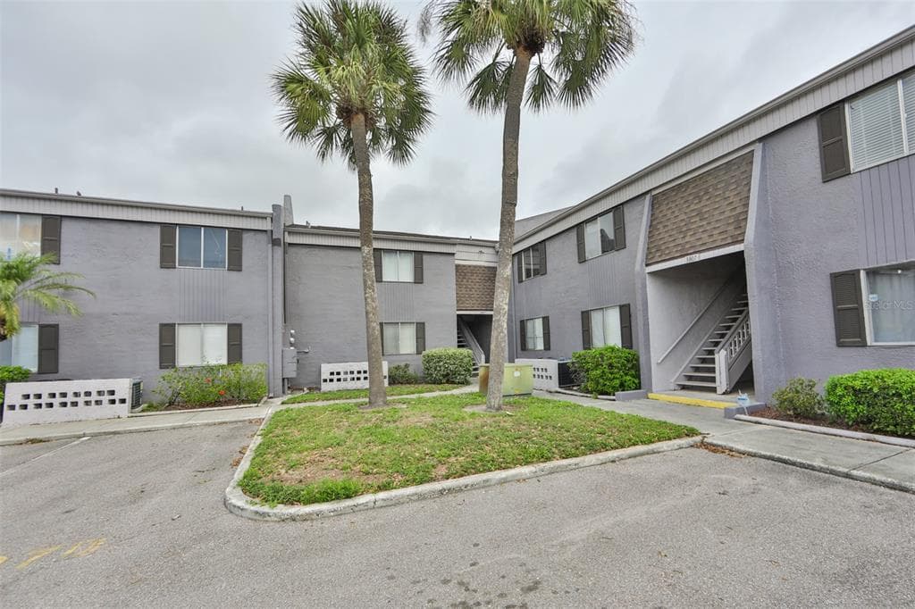 3809 CORTEZ CIRCLE UNIT B TAMPA, FL 33614