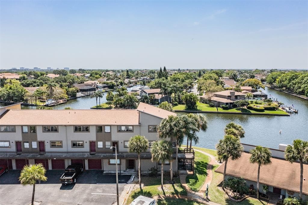 6315 NEWTOWN CIRCLE UNIT 15B6 TAMPA, FL 33615