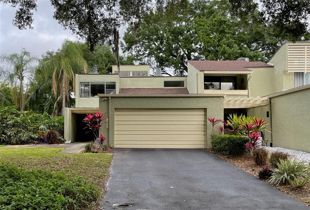 13502 PALMWOOD LANE TAMPA, FL 33618