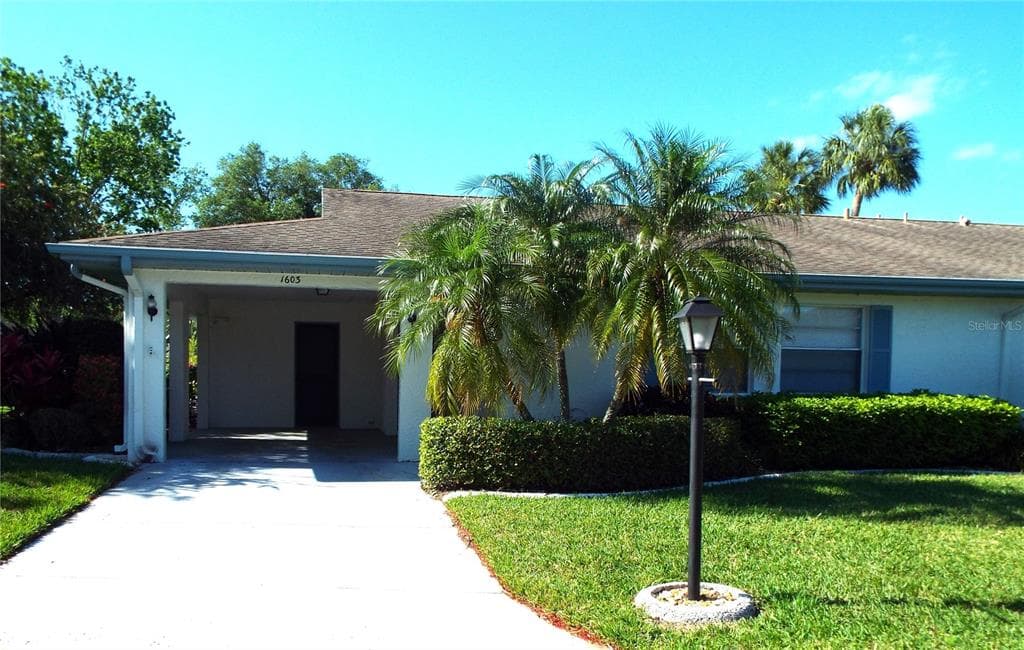 1603 HOVINGTON CIRCLE UNIT 235 SUN CITY CENTER, FL 33573