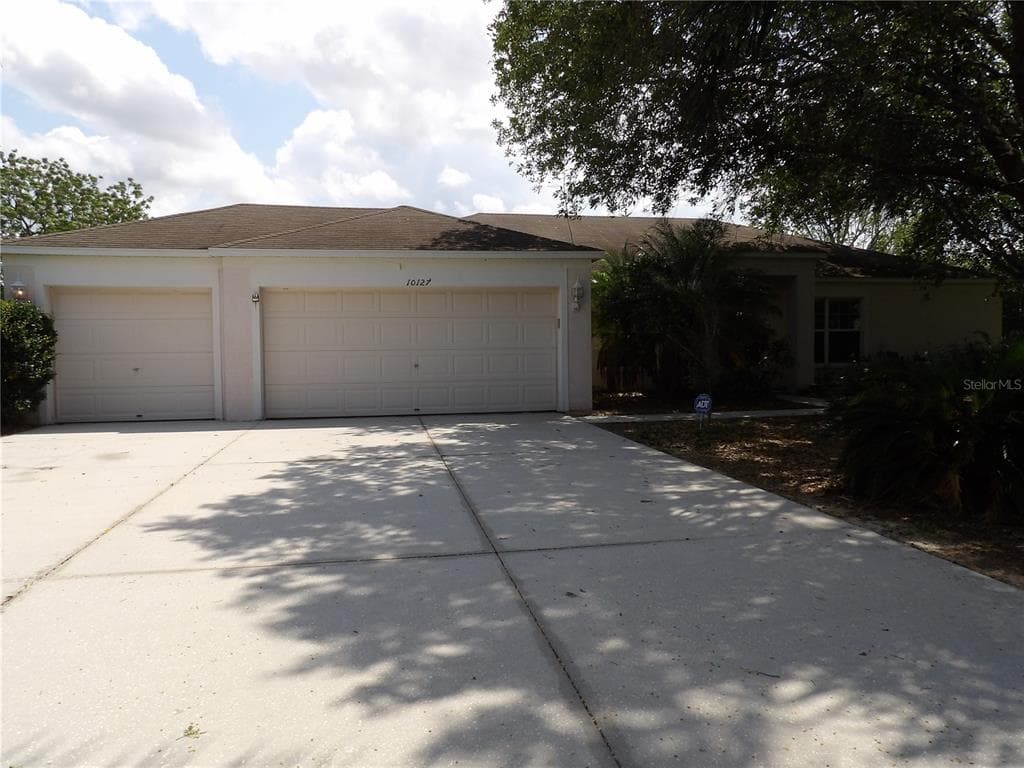 10127 BLOOMFIELD HILLS DRIVE