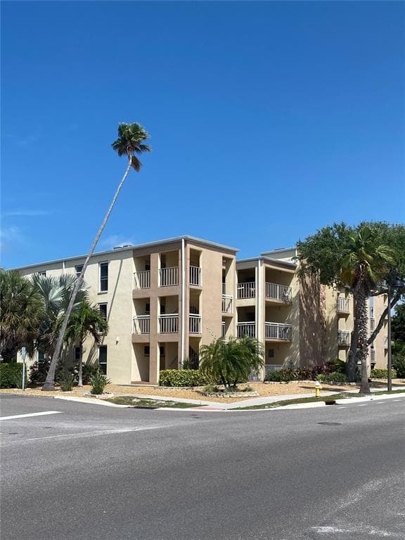 1700 PASS A GRILLE WAY UNIT 3 ST PETE BEACH, FL 33706