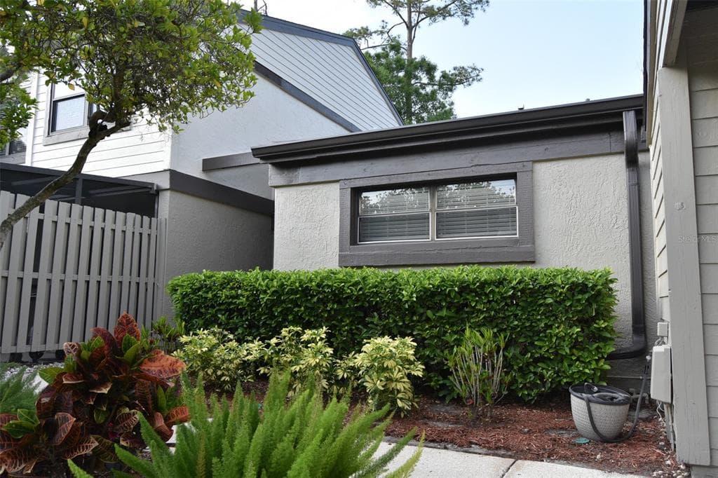 445 WOODS LANDING TRAIL OLDSMAR, FL 34677