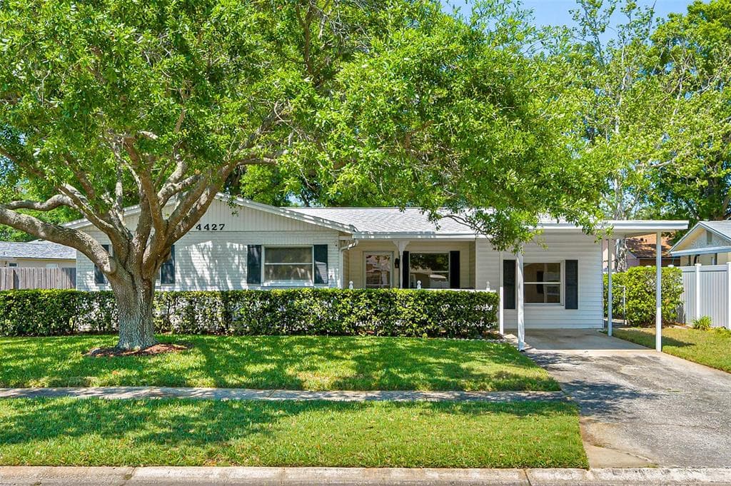 4427 S LANIER DRIVE TAMPA, FL 33616