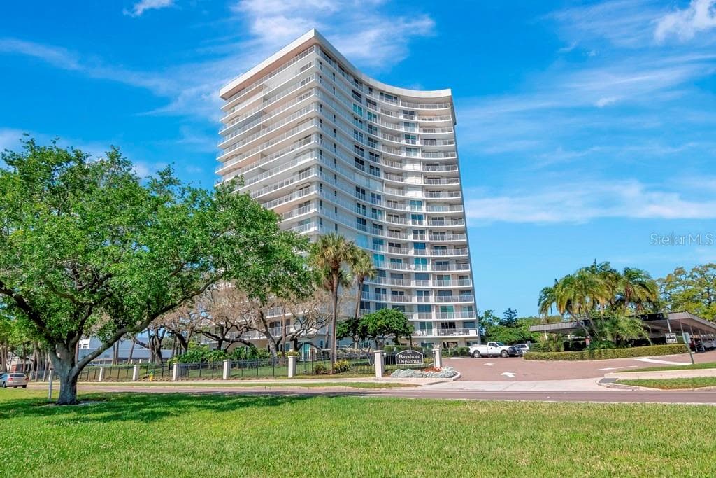 2611 S BAYSHORE BOULEVARD UNIT 204 TAMPA, FL 33629
