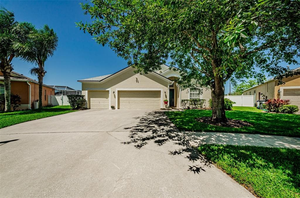 2724 ABBEY GROVE DRIVE VALRICO, FL 33594