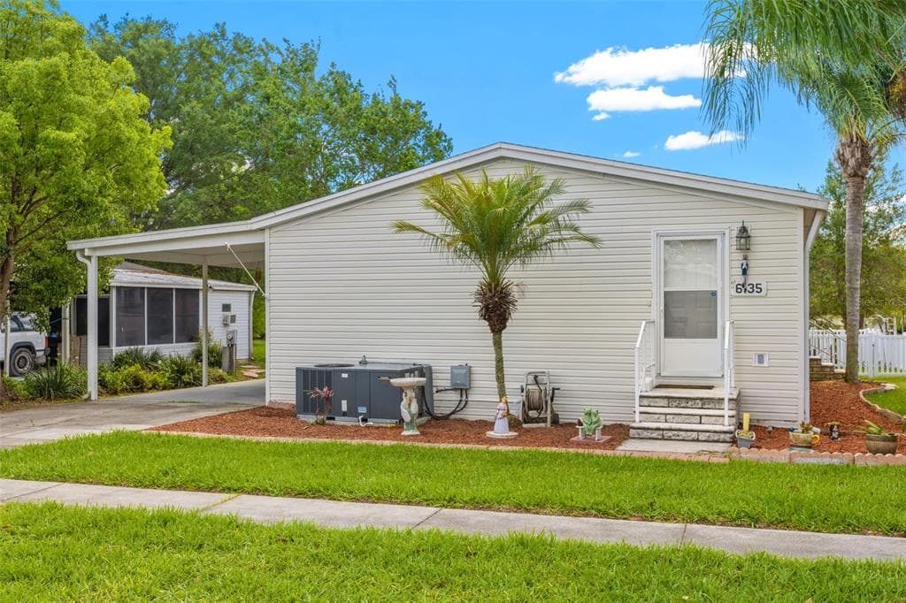 6135 RIDGEWAY DRIVE ZEPHYRHILLS, FL 33542