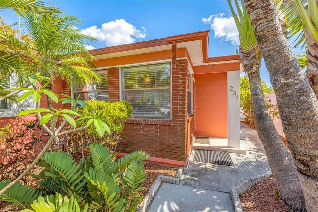 231 E MADEIRA AVENUE