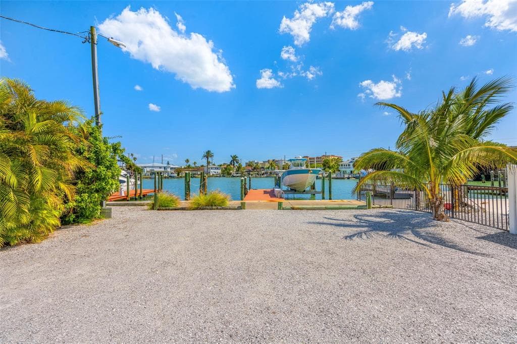 221 E MADEIRA AVENUE MADEIRA BEACH, FL 33708