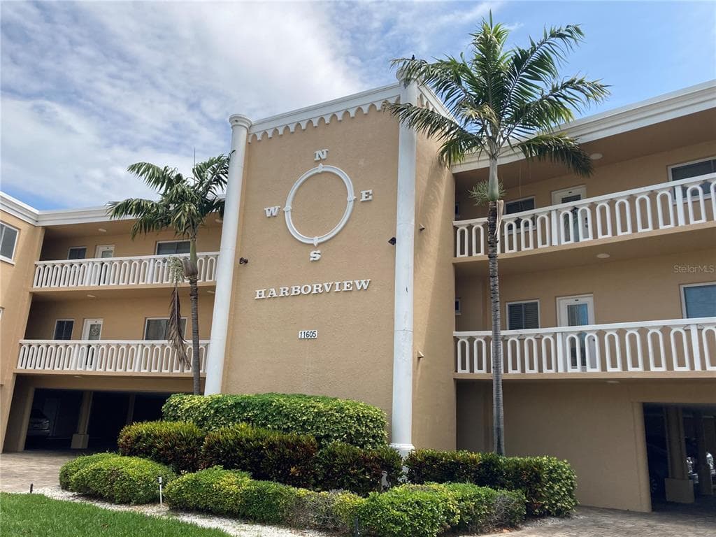 11605 3RD STREET E UNIT 201 TREASURE ISLAND, FL 33706