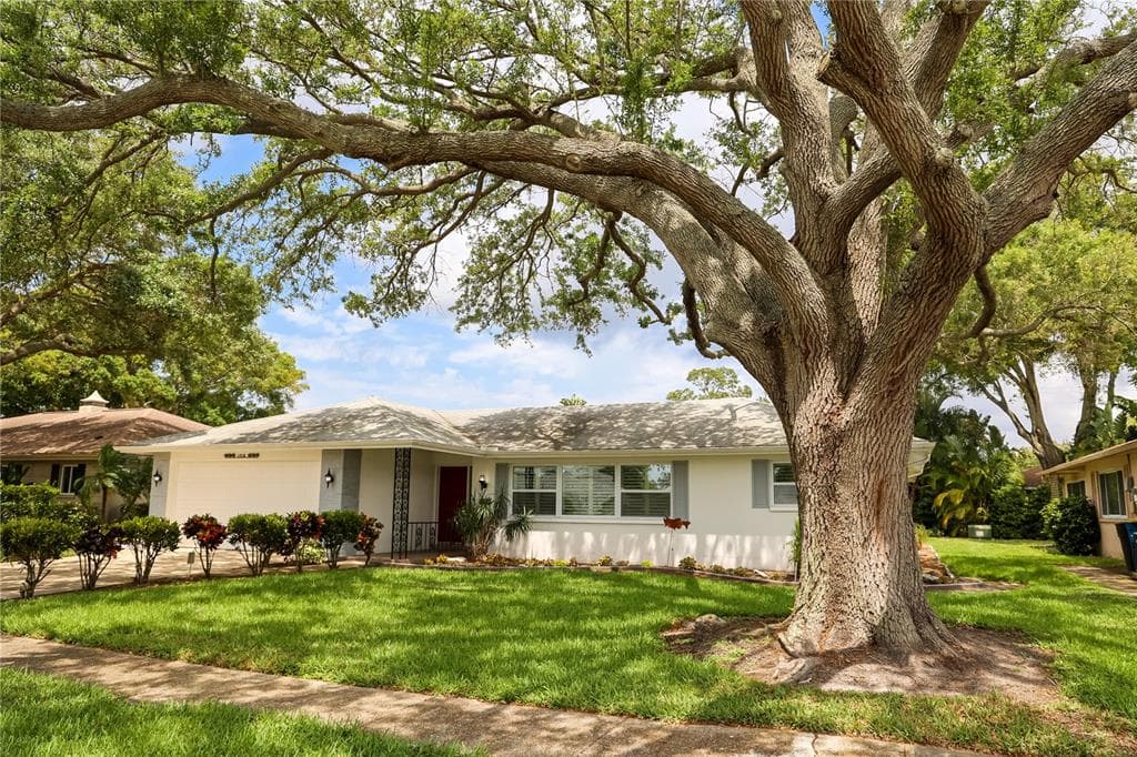 1718 ALGONQUIN DRIVE CLEARWATER, FL 33755