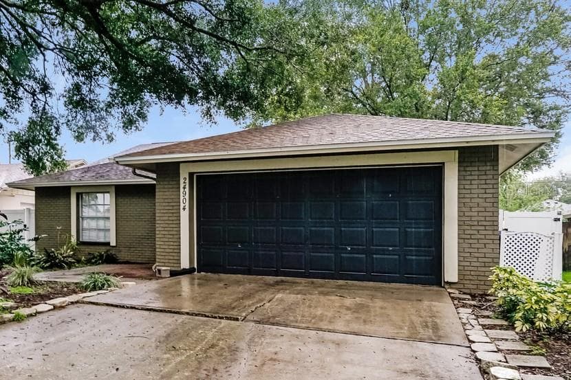 24904 SILVERSMITH DRIVE LUTZ, FL 33559