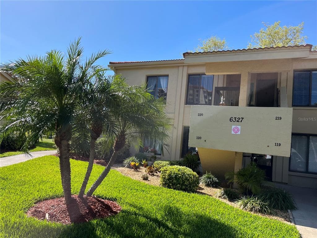 6327 PALMA DEL MAR BOULEVARD S UNIT 220 ST PETERSBURG, FL 33715