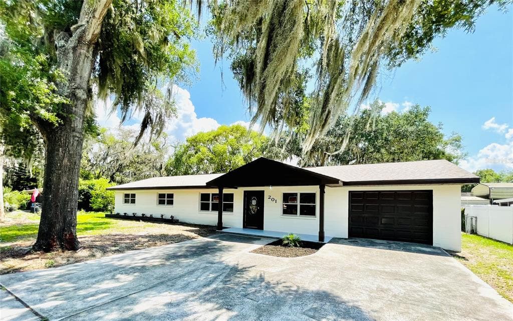 201 LARSON AVENUE BRANDON, FL 33510