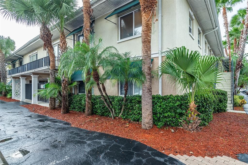 212 S CHURCH AVENUE UNIT 209 TAMPA, FL 33609