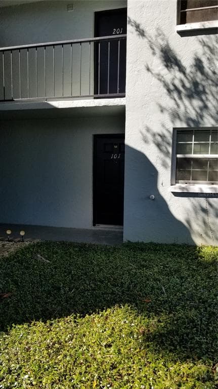 2835 SOMERSET PARK DRIVE UNIT 202