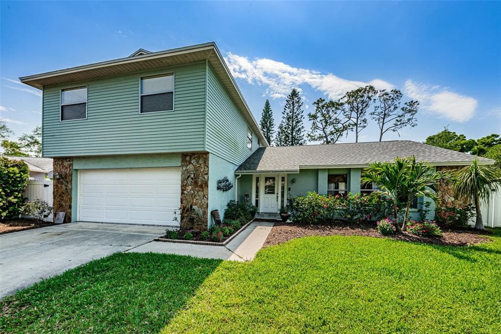 9226 133RD LANE SEMINOLE, FL 33776