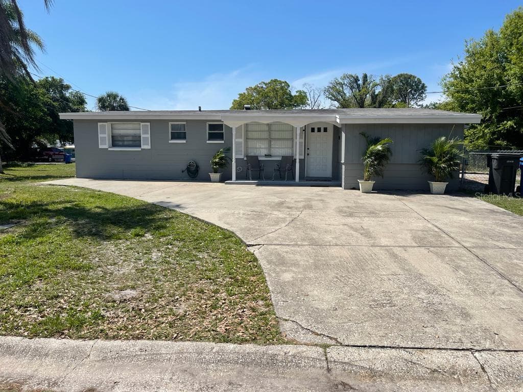 4502 CARLYLE ROAD TAMPA, FL 33615