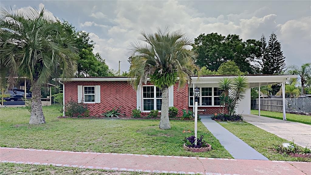 821 HALSTEAD STREET DELTONA, FL 32725