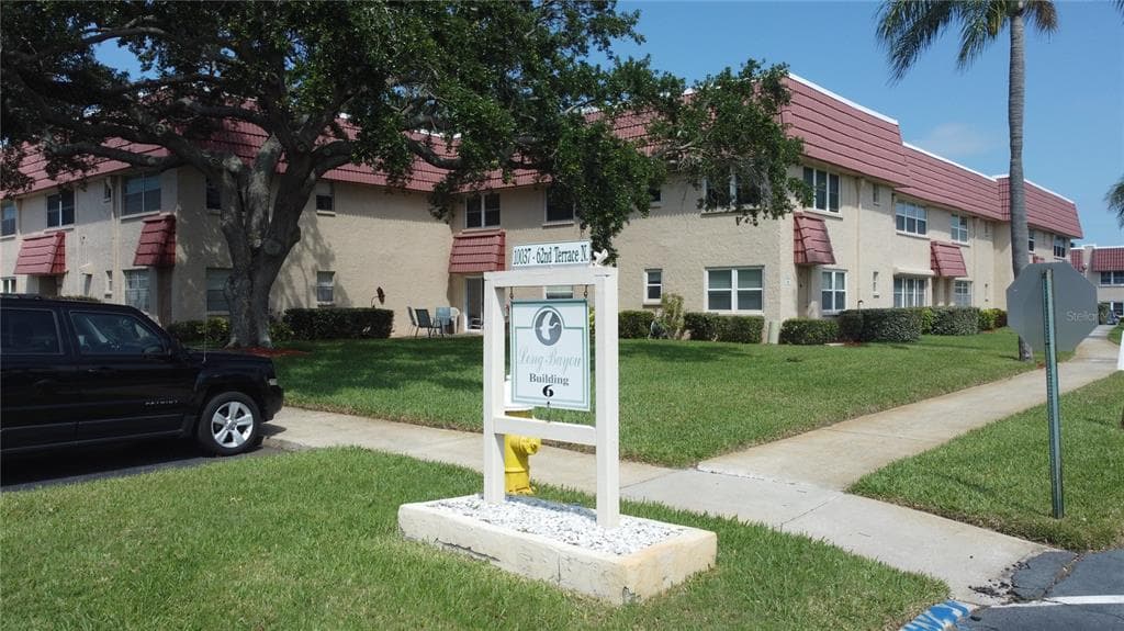 10037 62ND TERRACE N UNIT 4 ST PETERSBURG, FL 33708