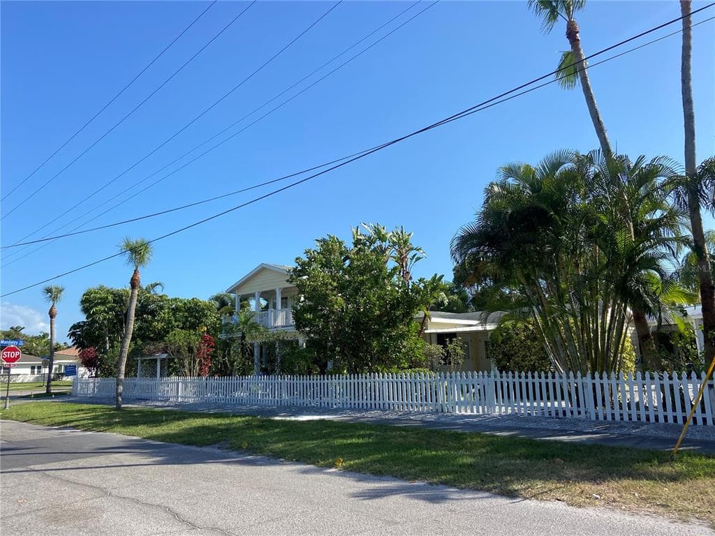 1044 BAY ESPLANADE CLEARWATER, FL 33767