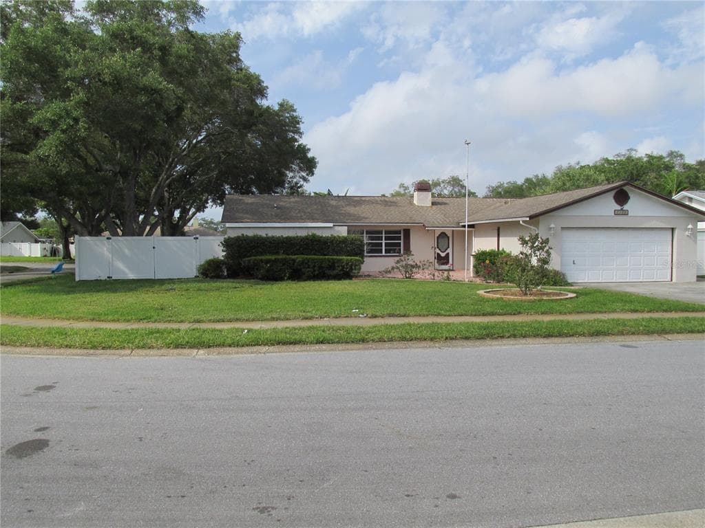 13665 KIMBERLY OAKS CIRCLE LARGO, FL 33774