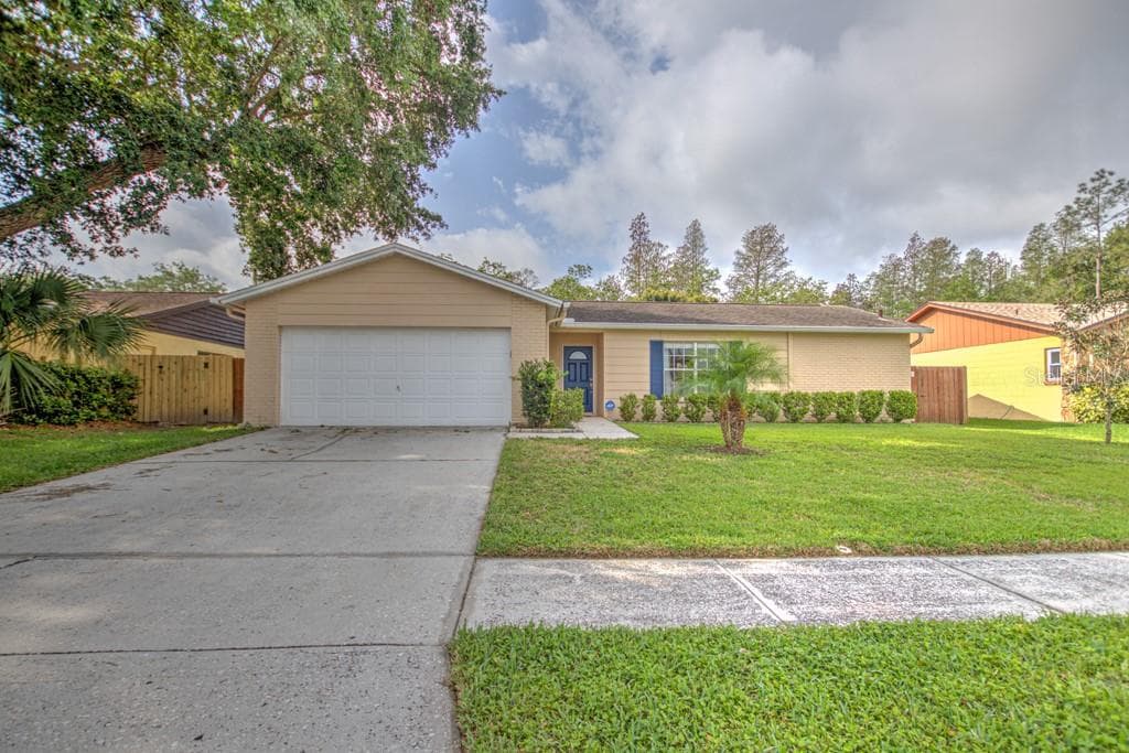 4906 OAKSHIRE DRIVE TAMPA, FL 33625