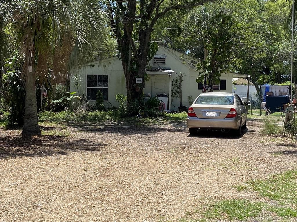 3330 56TH AVENUE N ST PETERSBURG, FL 33714