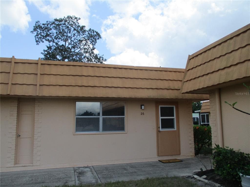 1801 BEDFORD LANE UNIT 26 SUN CITY CENTER, FL 33573