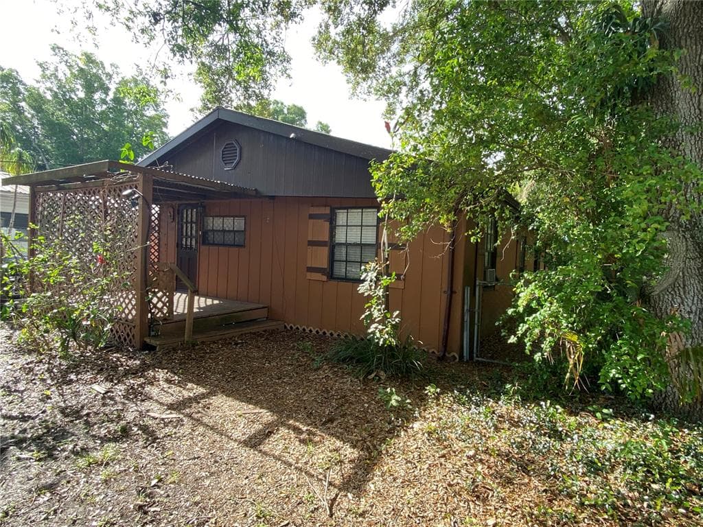 3298 70TH AVENUE N ST PETERSBURG, FL 33702