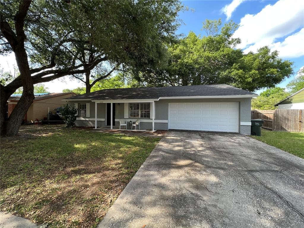 2284 CRYSTAL GROVE LANE LAKELAND, FL 33801