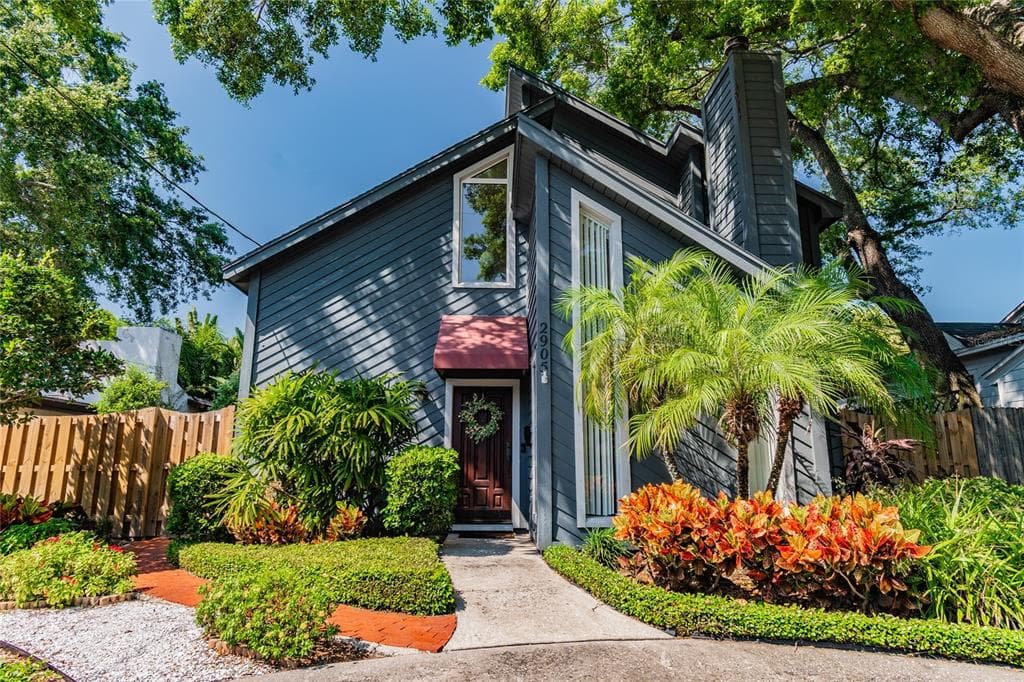 2905 W SITIOS STREET TAMPA, FL 33629