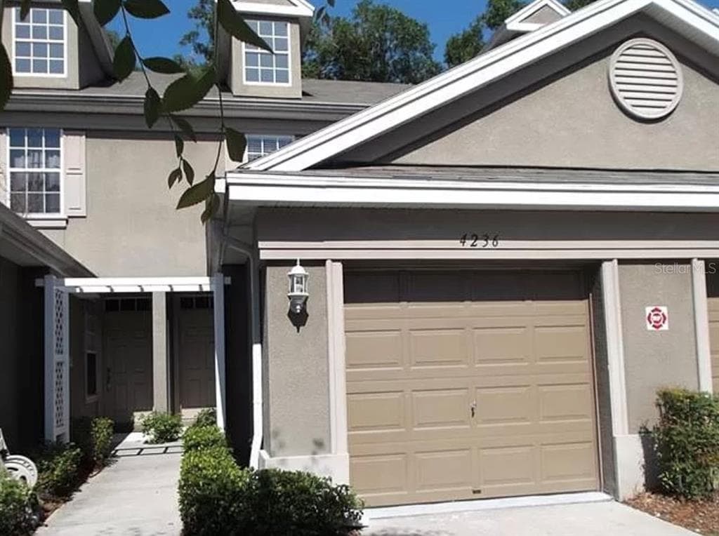 4236 BISMARCK PALM DRIVE TAMPA, FL 33610