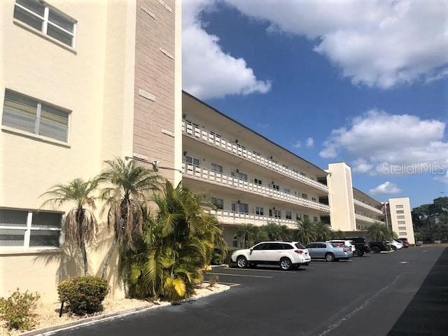 5705 80TH STREET N UNIT 201 ST PETERSBURG, FL 33709